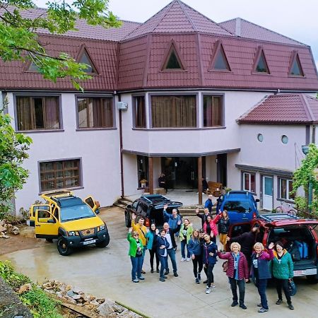 Inaisi Hotel Кутаиси Екстериор снимка