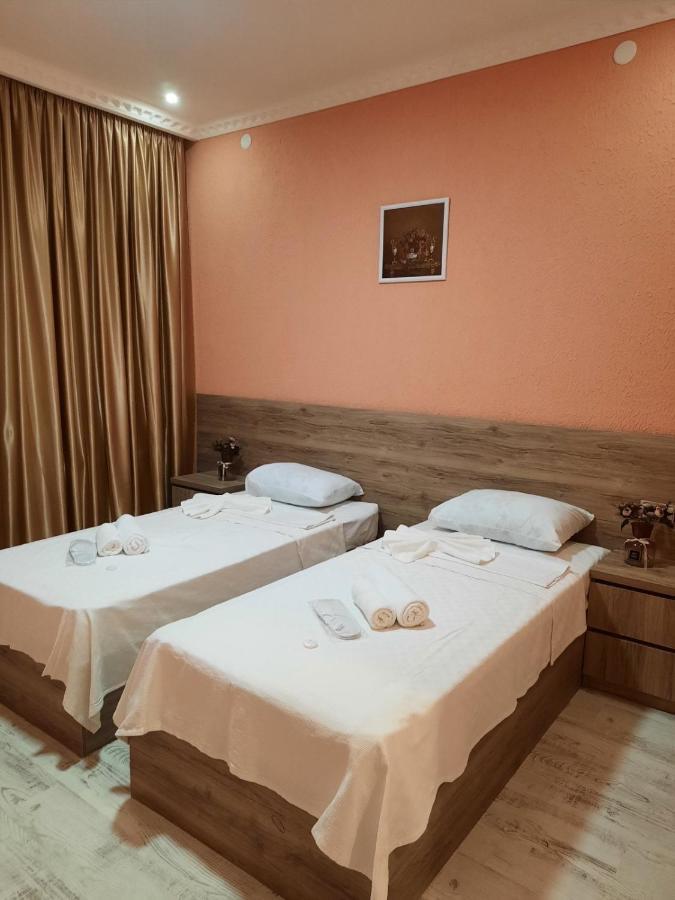 Inaisi Hotel Кутаиси Екстериор снимка