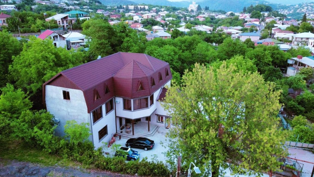 Inaisi Hotel Кутаиси Екстериор снимка