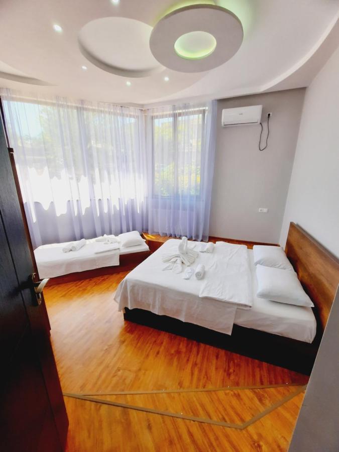 Inaisi Hotel Кутаиси Екстериор снимка