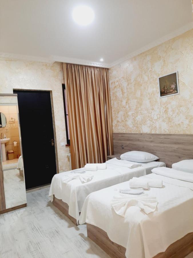 Inaisi Hotel Кутаиси Екстериор снимка