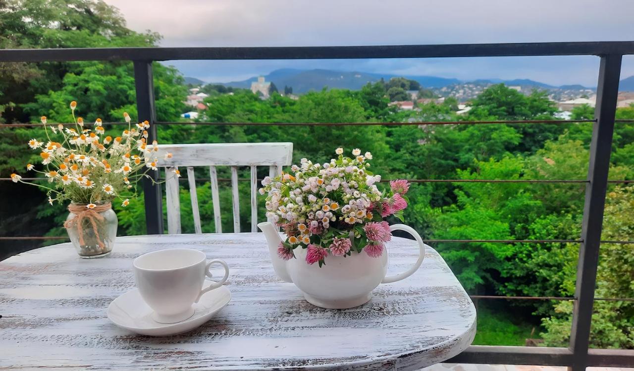 Inaisi Hotel Кутаиси Екстериор снимка