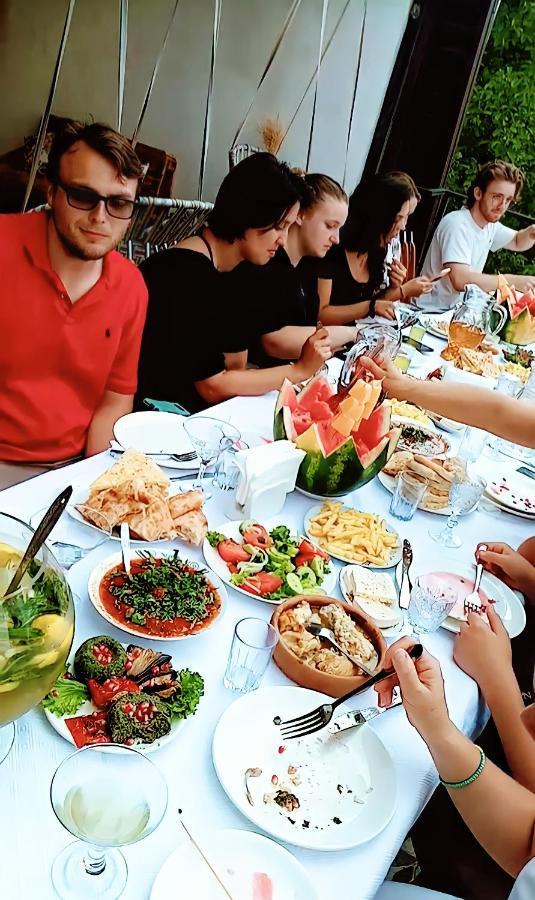 Inaisi Hotel Кутаиси Екстериор снимка