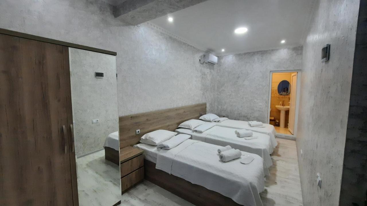 Inaisi Hotel Кутаиси Екстериор снимка