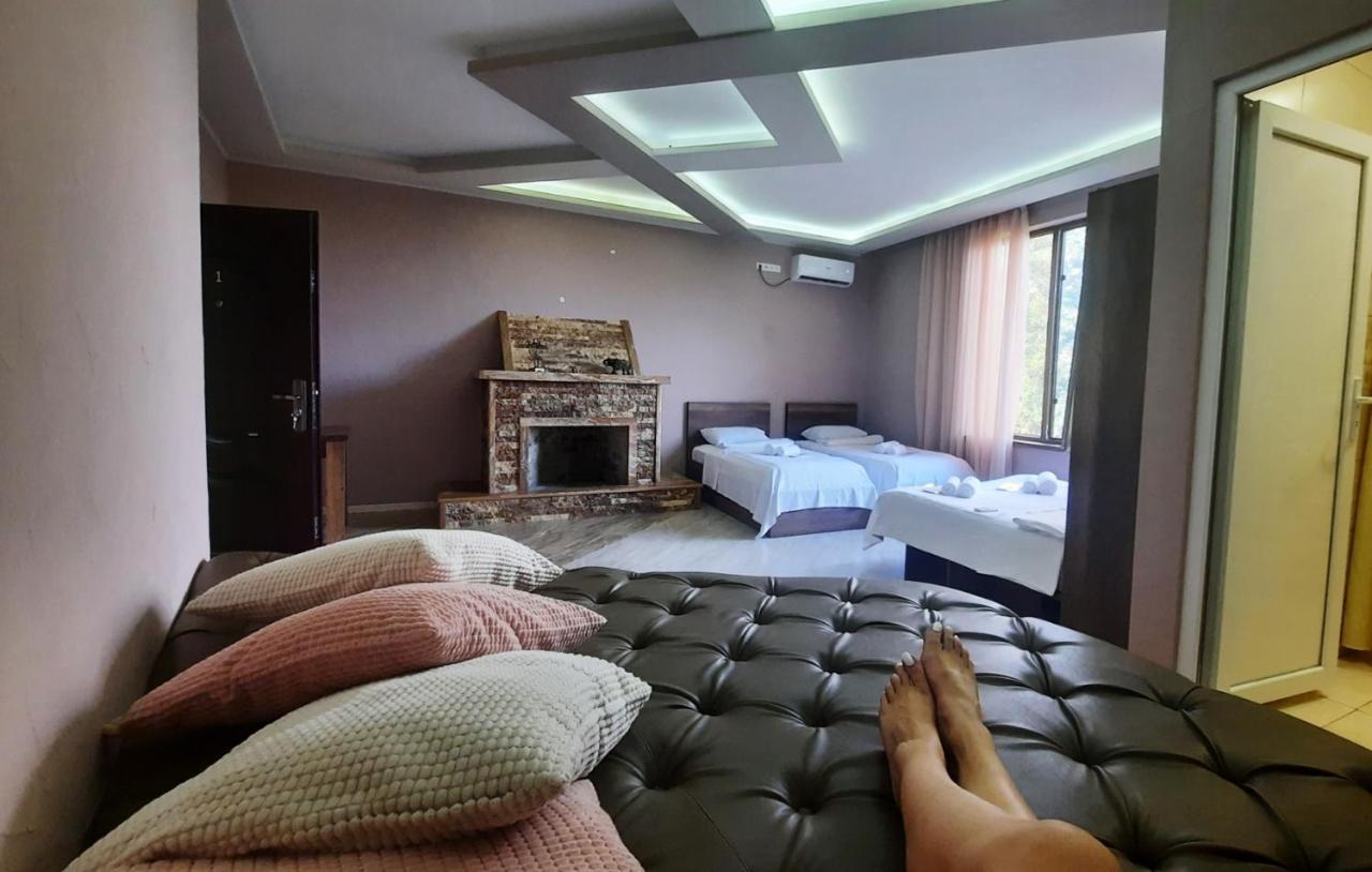 Inaisi Hotel Кутаиси Екстериор снимка