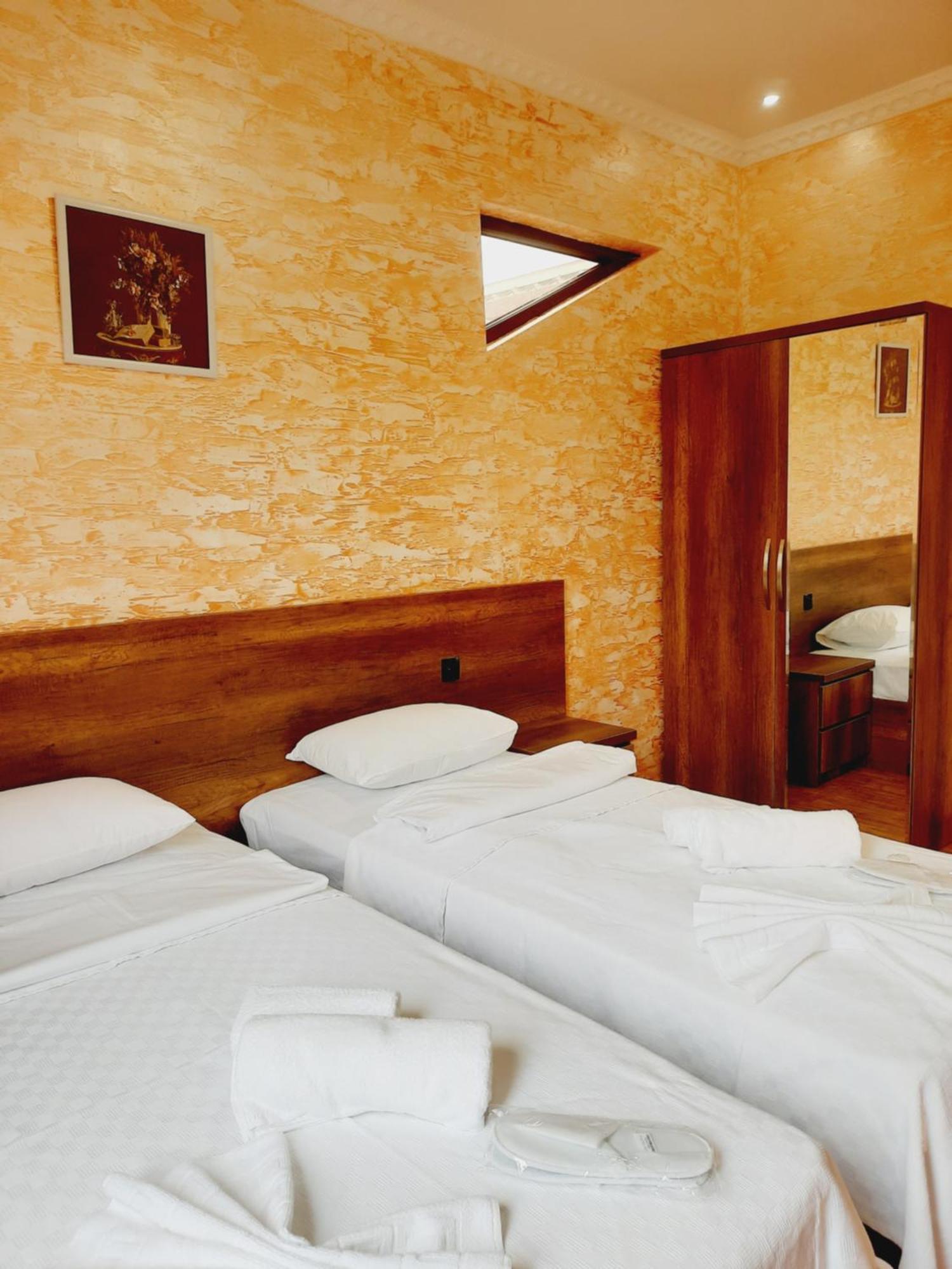Inaisi Hotel Кутаиси Стая снимка