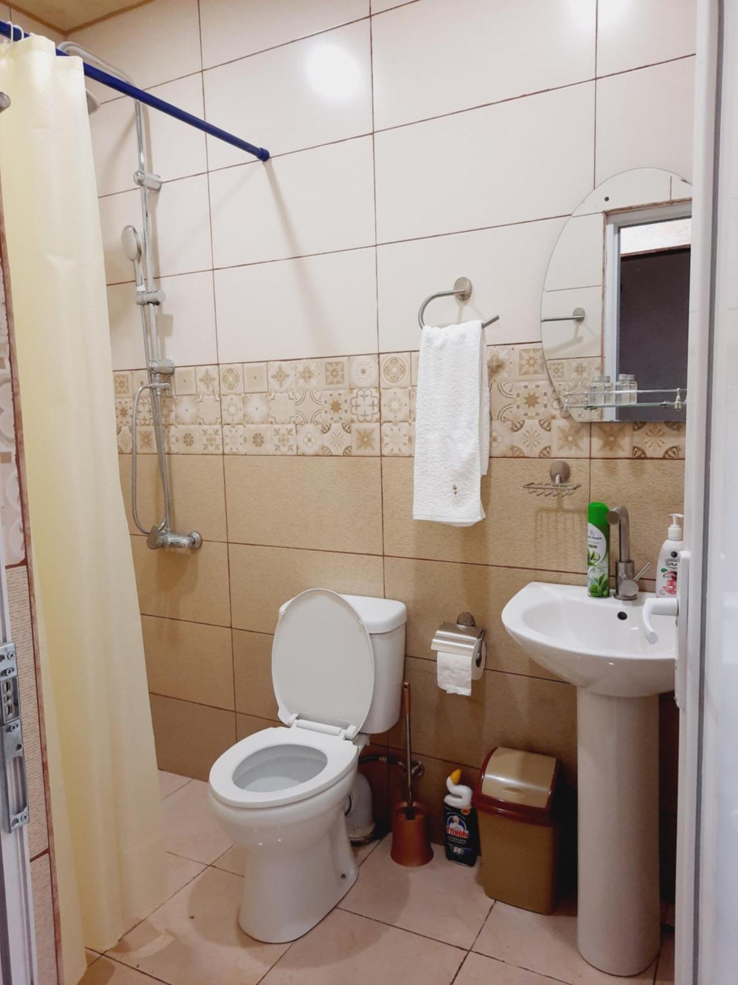 Inaisi Hotel Кутаиси Екстериор снимка